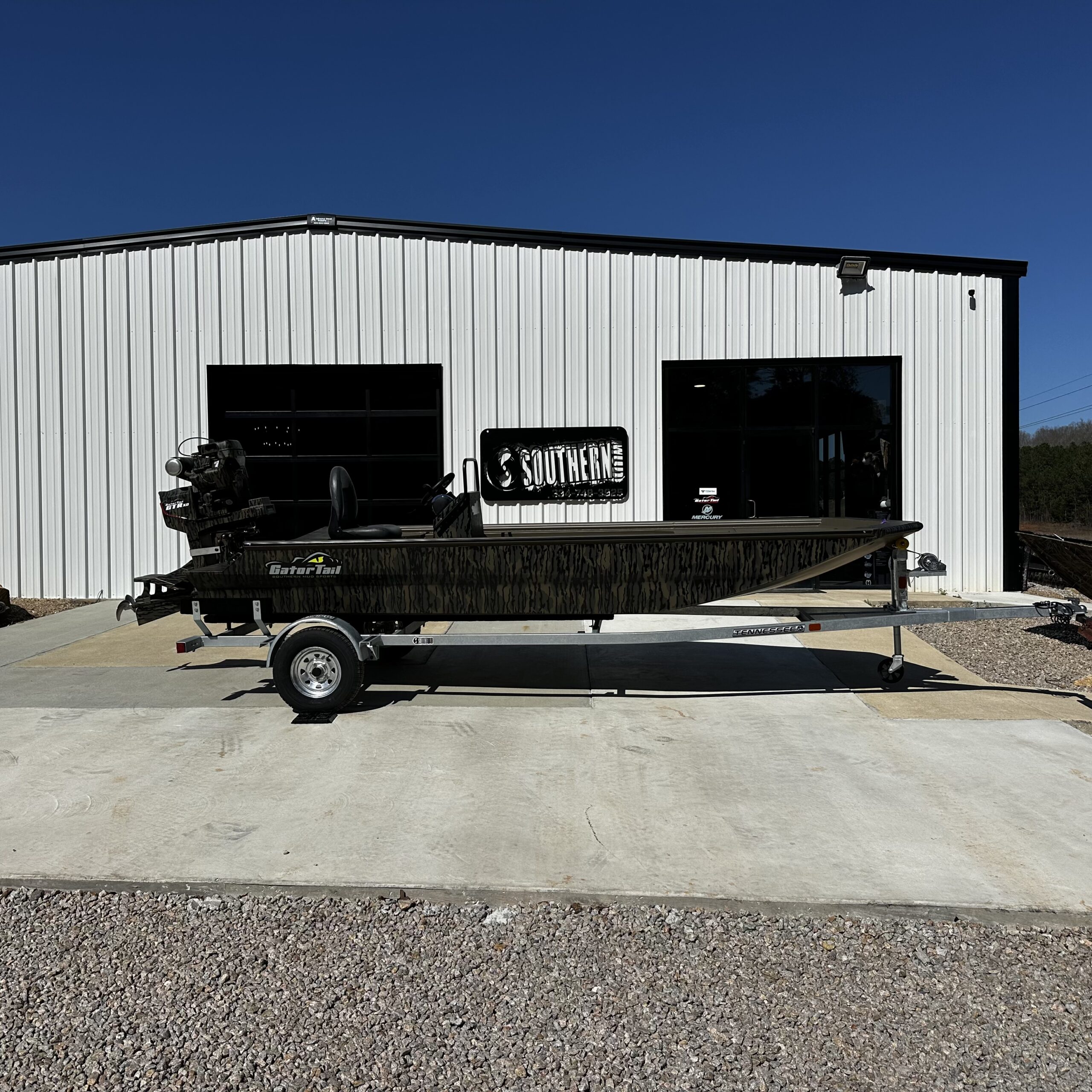 1854 Extreme – Center Console – Black Nat Gear – Gold Package