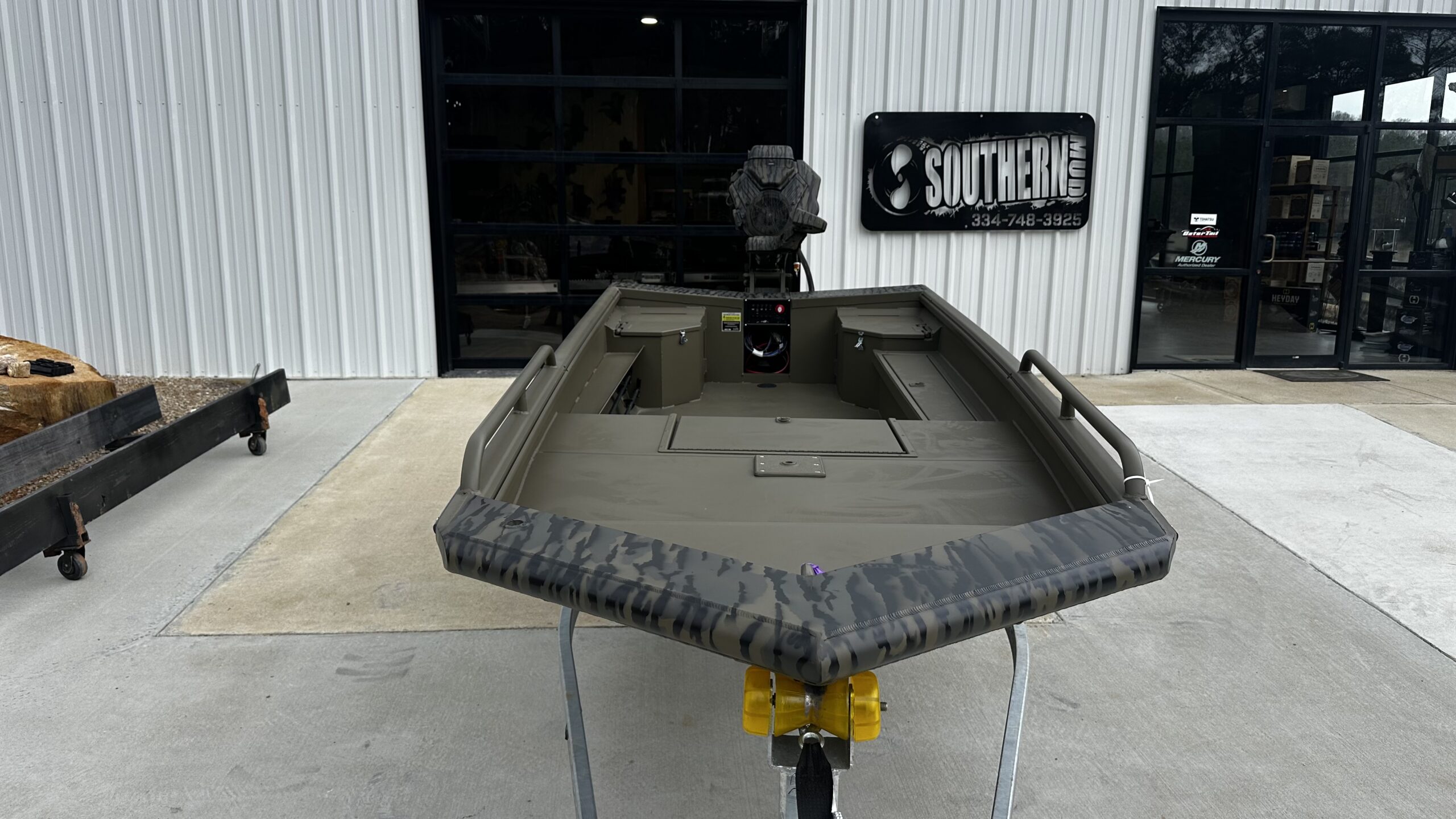 Gator Tail 1750 Savage Mid-Deck – Bottomland