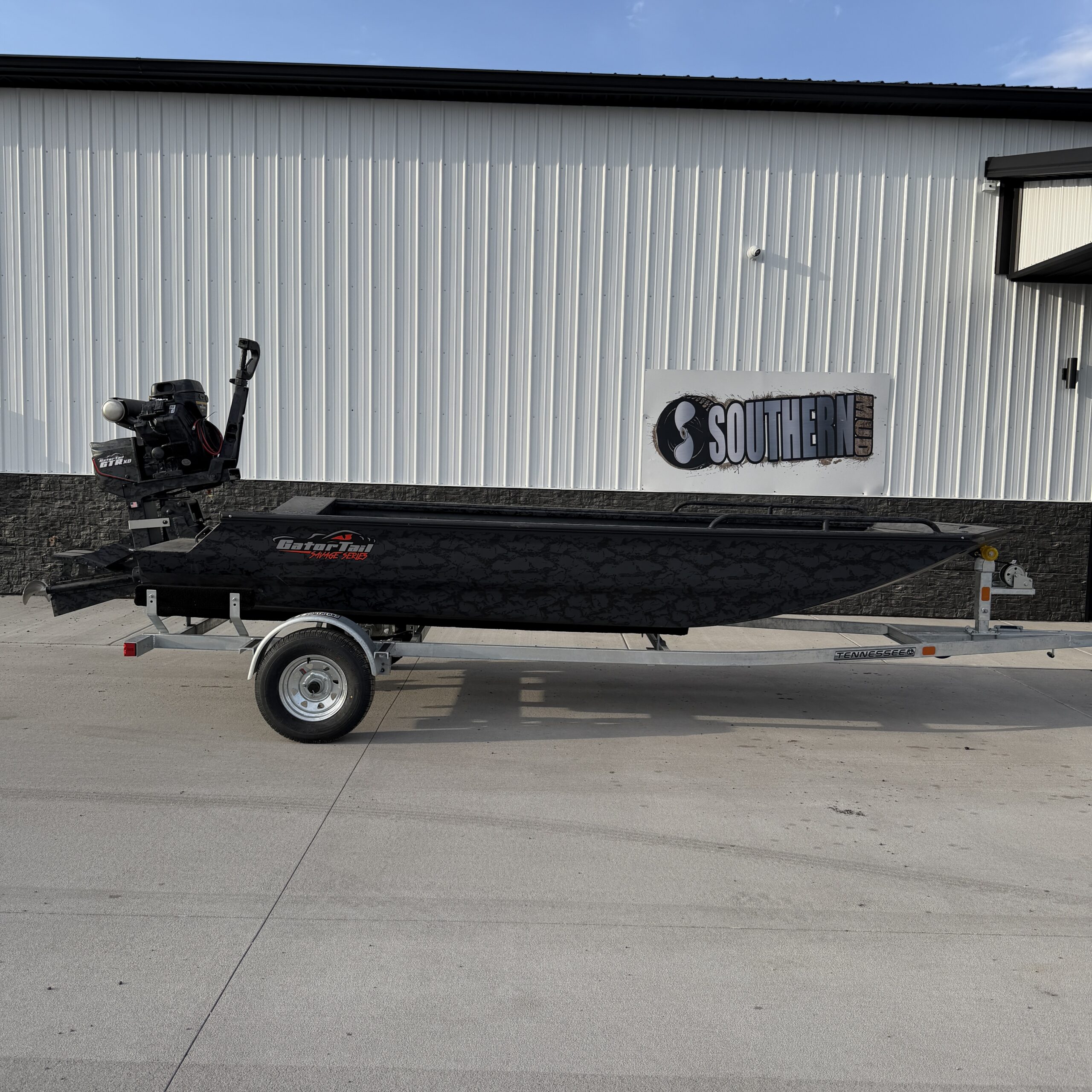 1750 Gator Tail Savage – Black Nat Gear Gold Package