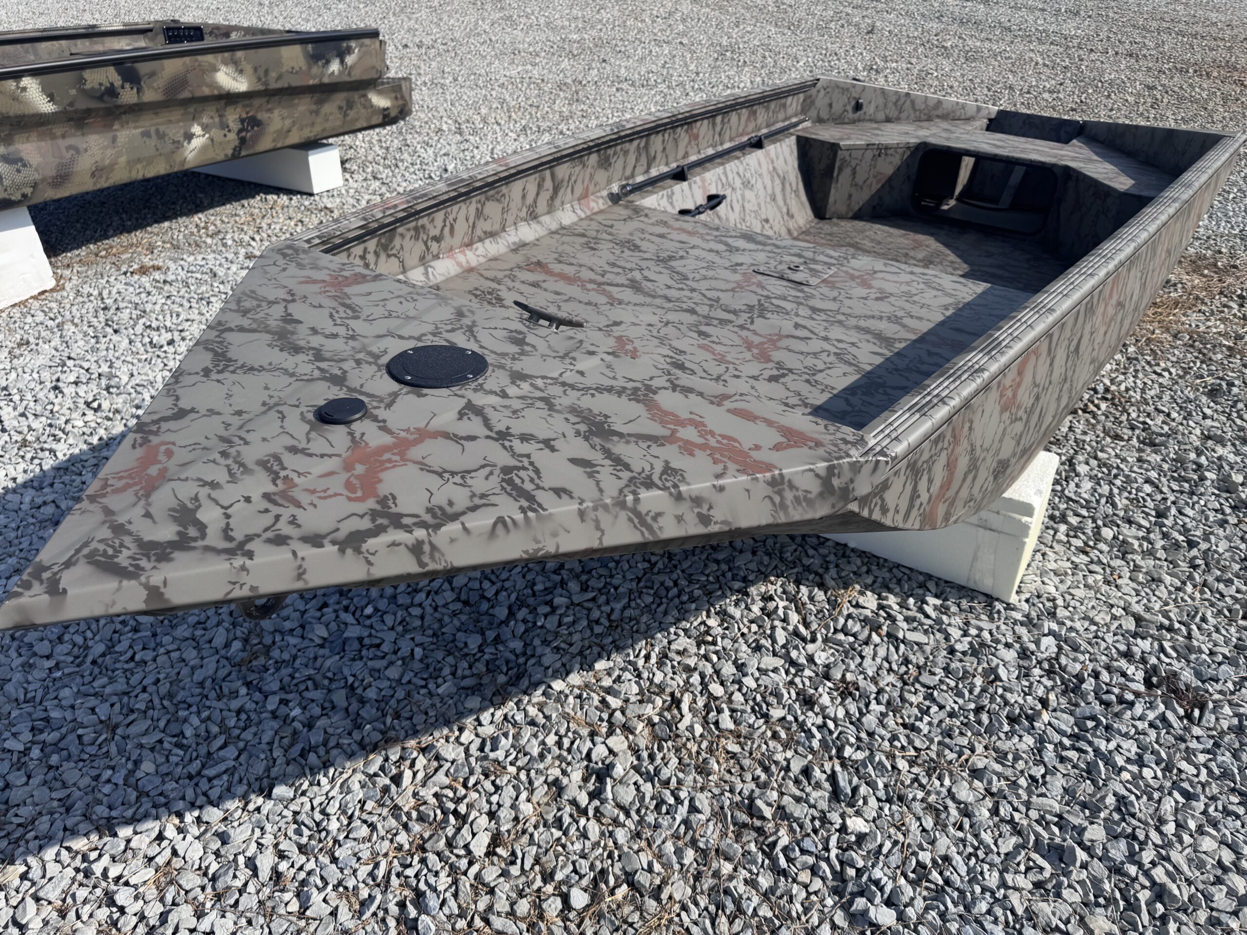553 Edge DB – hull