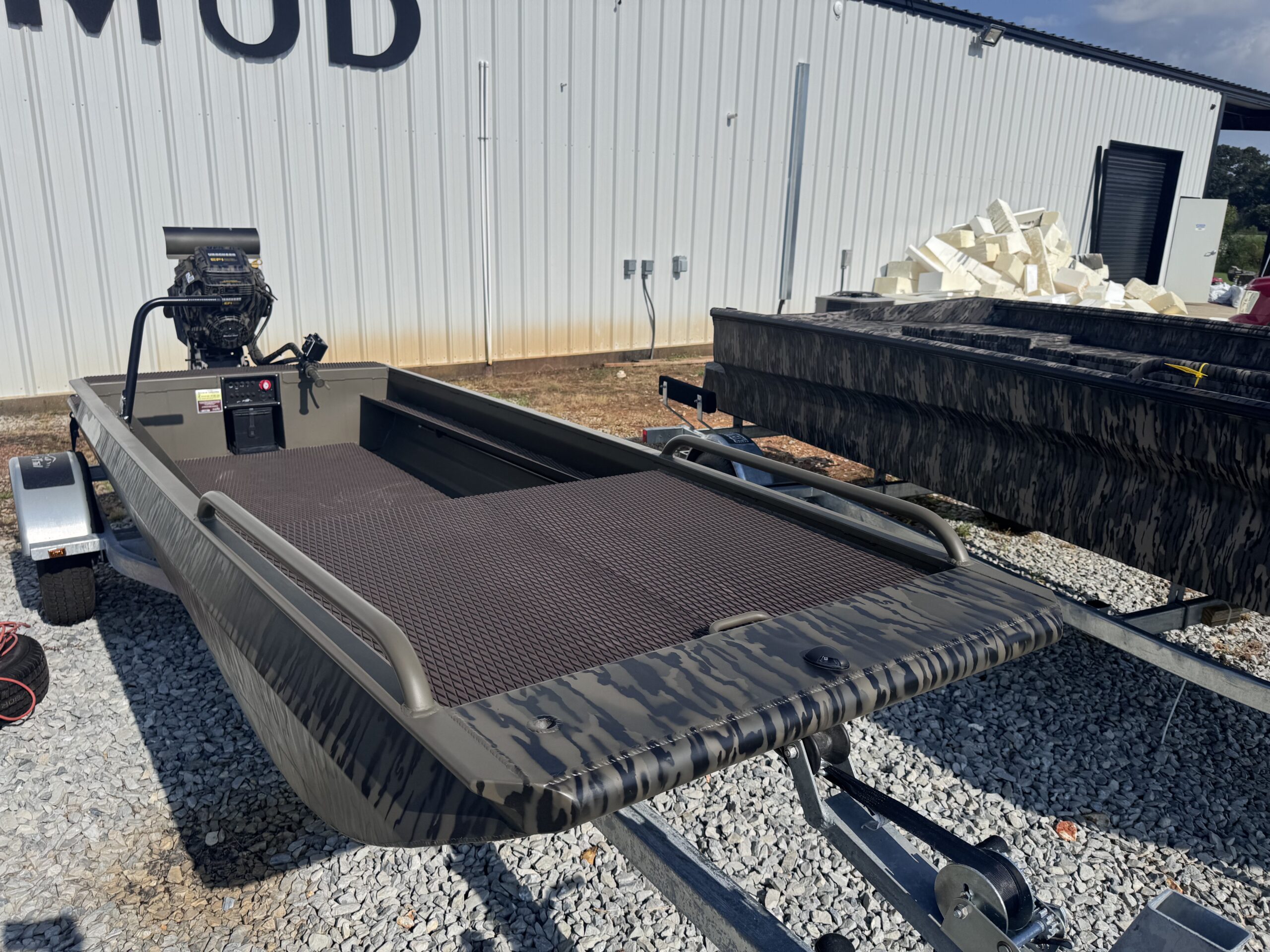 1448 Predator – Bottomland – gtr 23m
